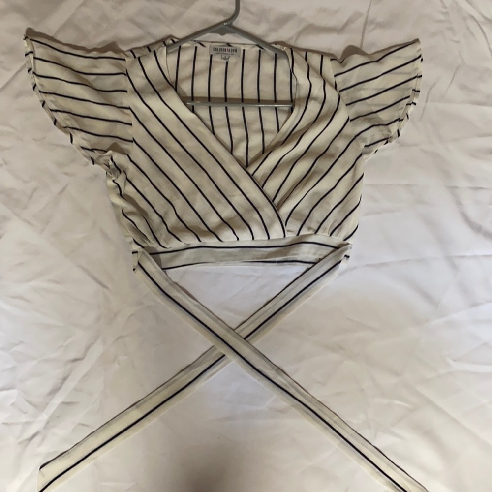 Fashion nova crop top never worn